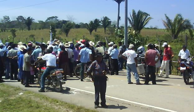 004 Flores To Lanquin Demonstration 8th March 2011.jpg